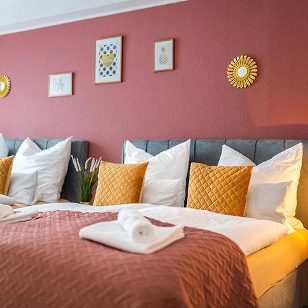 Golden Design Apartment Familie Business 6 Pers Buero Fitnessecke Naehe Messe Dus 1000 Mbit Duisburg Zewnętrze zdjęcie
