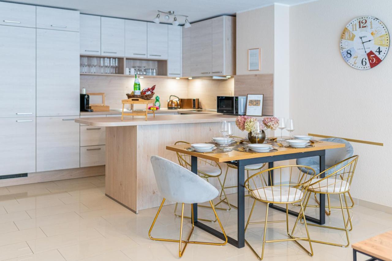 Golden Design Apartment Familie Business 6 Pers Buero Fitnessecke Naehe Messe Dus 1000 Mbit Duisburg Zewnętrze zdjęcie