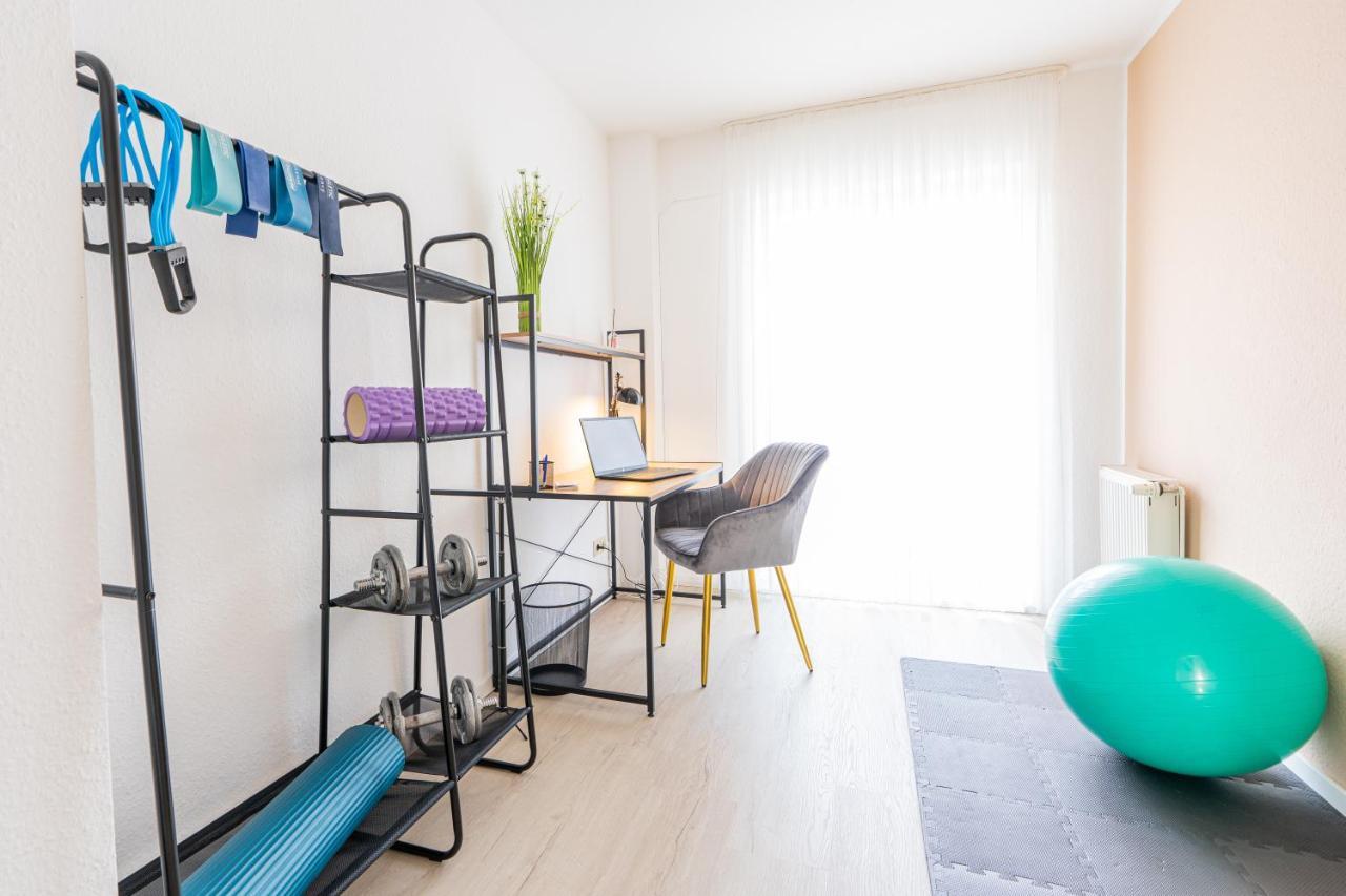 Golden Design Apartment Familie Business 6 Pers Buero Fitnessecke Naehe Messe Dus 1000 Mbit Duisburg Zewnętrze zdjęcie
