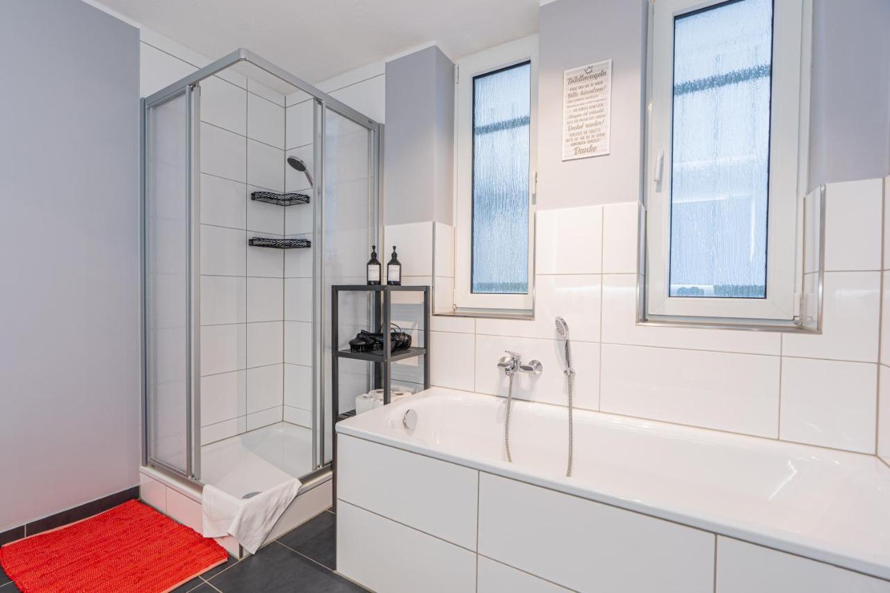 Golden Design Apartment Familie Business 6 Pers Buero Fitnessecke Naehe Messe Dus 1000 Mbit Duisburg Zewnętrze zdjęcie