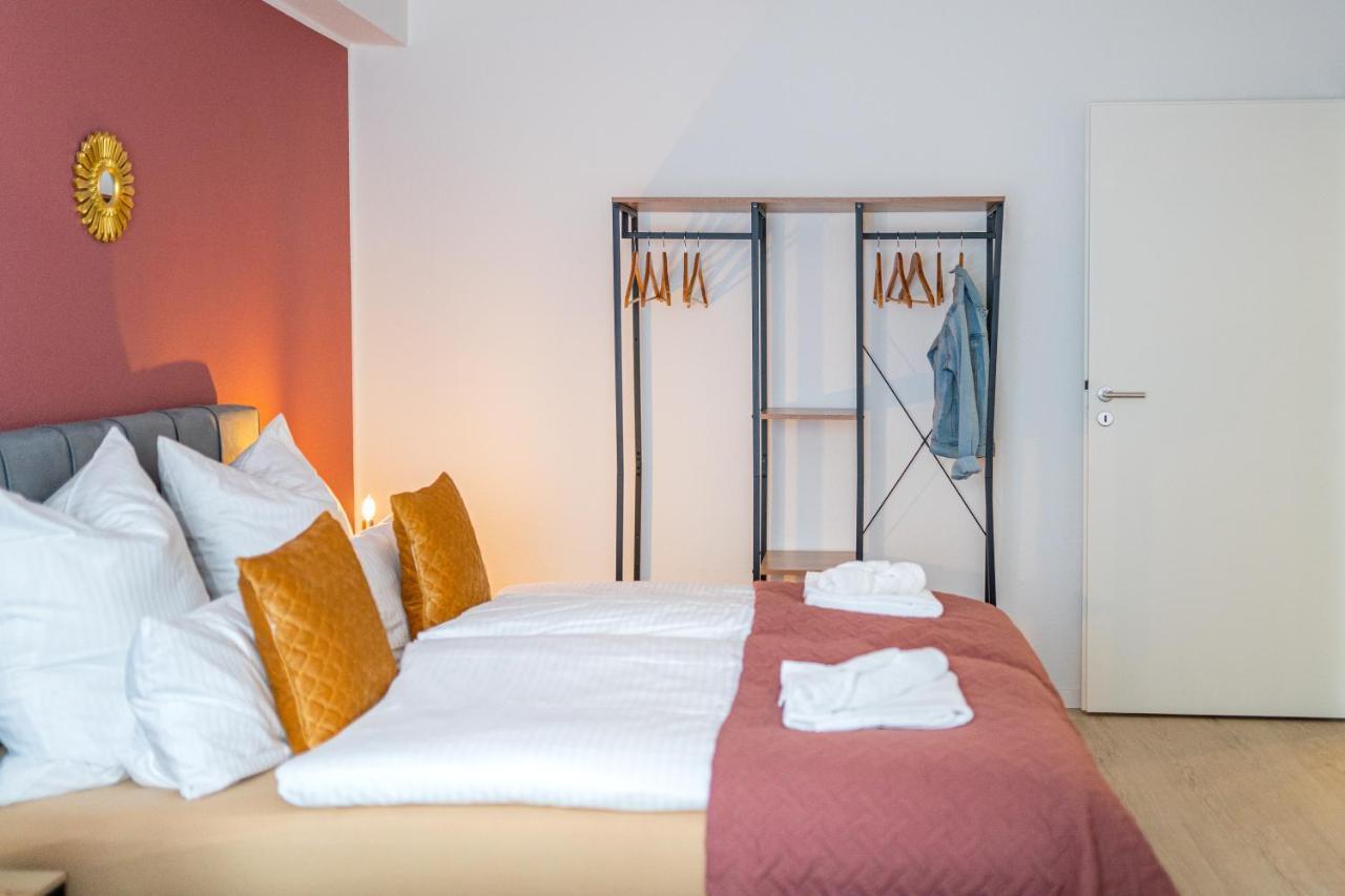 Golden Design Apartment Familie Business 6 Pers Buero Fitnessecke Naehe Messe Dus 1000 Mbit Duisburg Zewnętrze zdjęcie