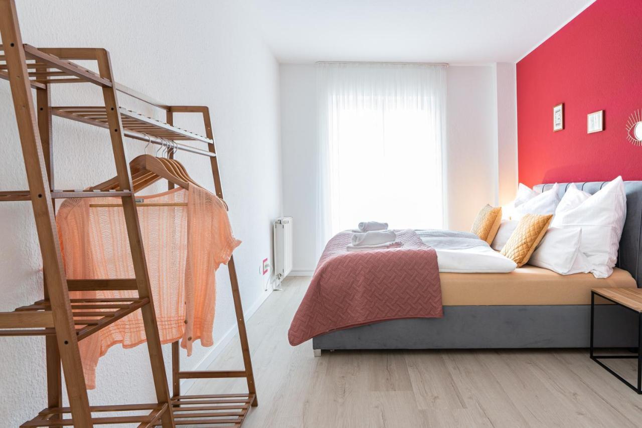 Golden Design Apartment Familie Business 6 Pers Buero Fitnessecke Naehe Messe Dus 1000 Mbit Duisburg Zewnętrze zdjęcie