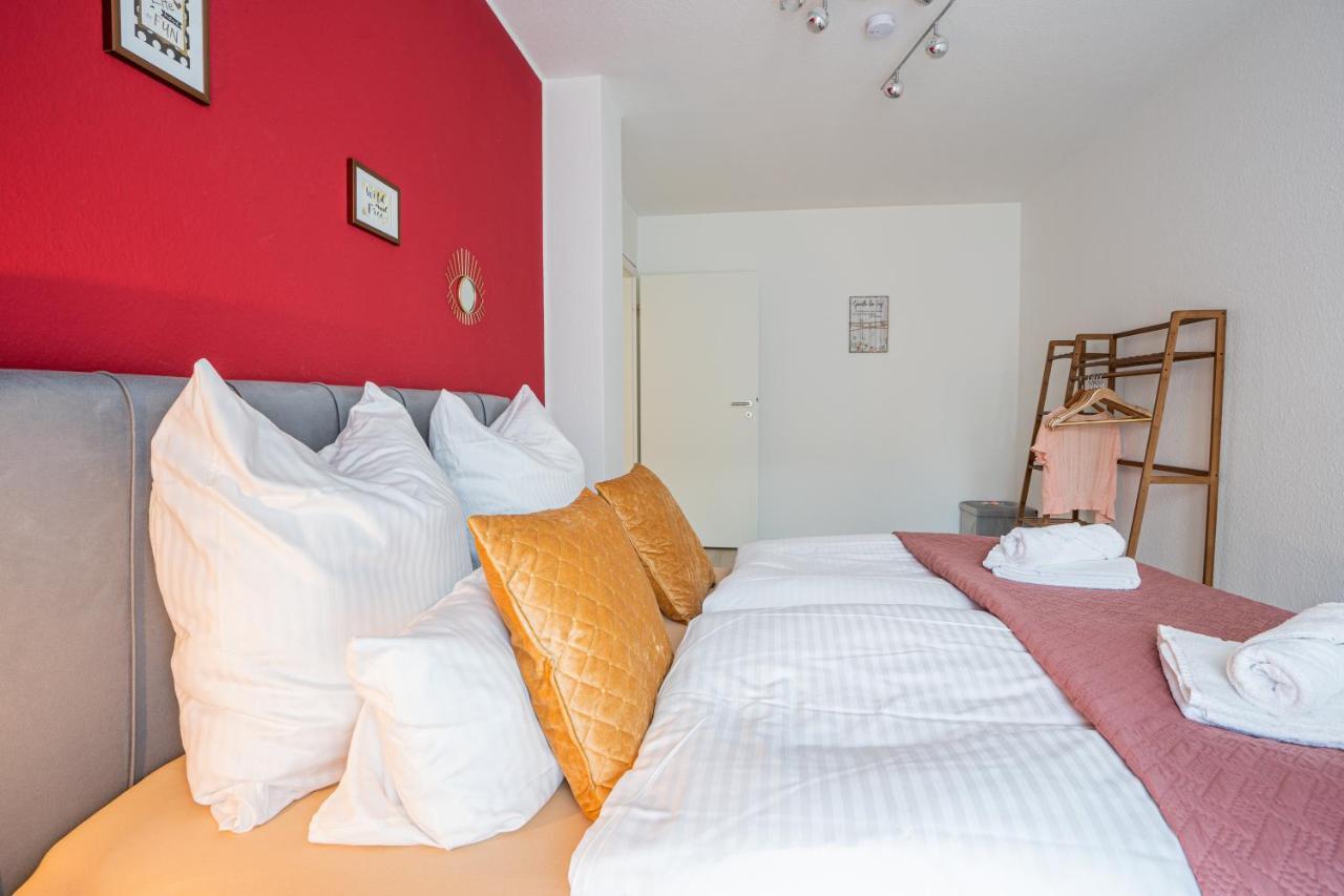 Golden Design Apartment Familie Business 6 Pers Buero Fitnessecke Naehe Messe Dus 1000 Mbit Duisburg Zewnętrze zdjęcie